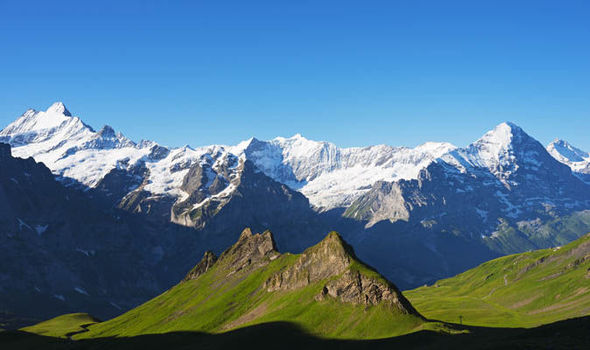 Góry - każdy szczyt jest podobny do całego łańcucha